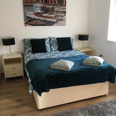 Modern 1 Bedroom Flat Perfect For Match Or City Break Liverpool Ngoại thất bức ảnh